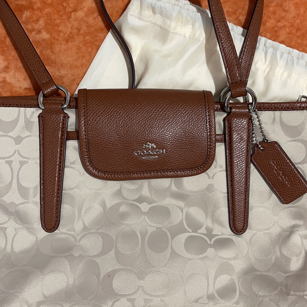 Authentic Coach Bag - Picture 2 of 6